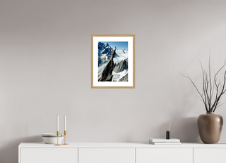 30 x 40 cm, Tirage fine art - cadre bois Aiguille de Roc - Mountain Climber